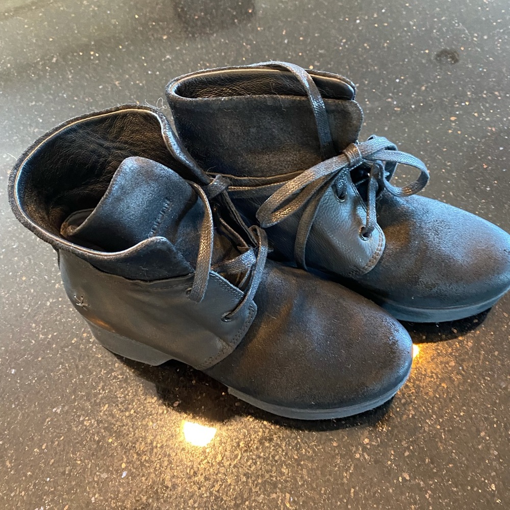 NWOT Patrizia Bonfanti black boots. Made in Italy size 36.  Leather fabulous
